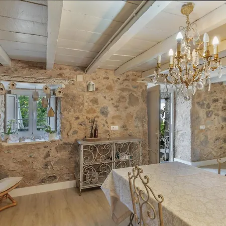 Toscana Di Corvo Alpstuga Moya (Gran Canaria)